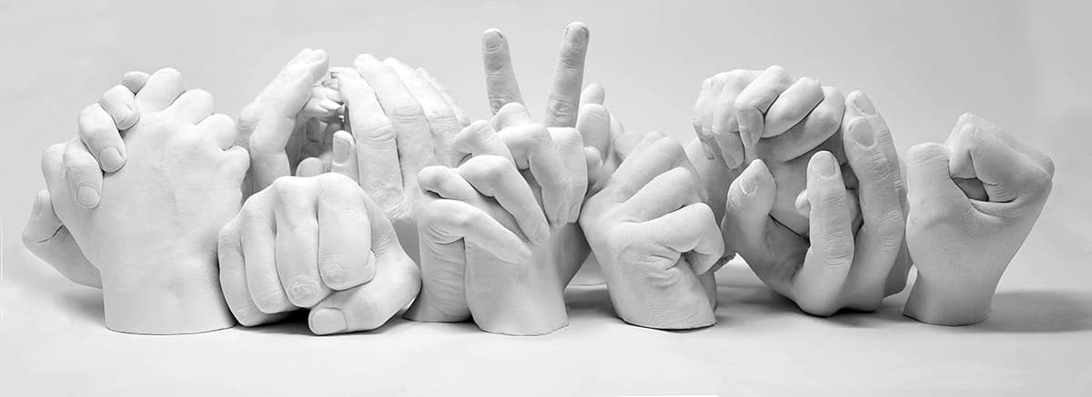 Algaplay Michelangelo Kit XL: Create Sculptures with 4 Hands as a Family - https://m.media-amazon.com/images/I/71o5+2GrUPL._AC_SL1500_.jpg